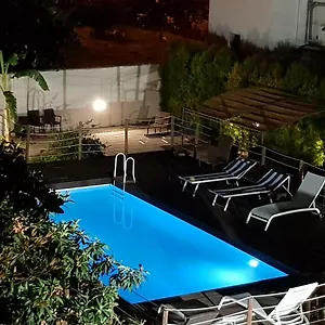 Il Giardino Di Flora Con Piscina Lecce